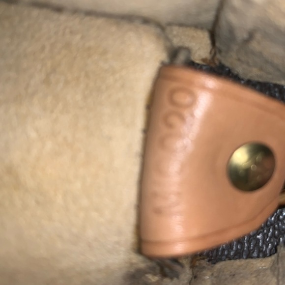 **RETIRED** Spacious LV shoulder purse. - Picture 6 of 8